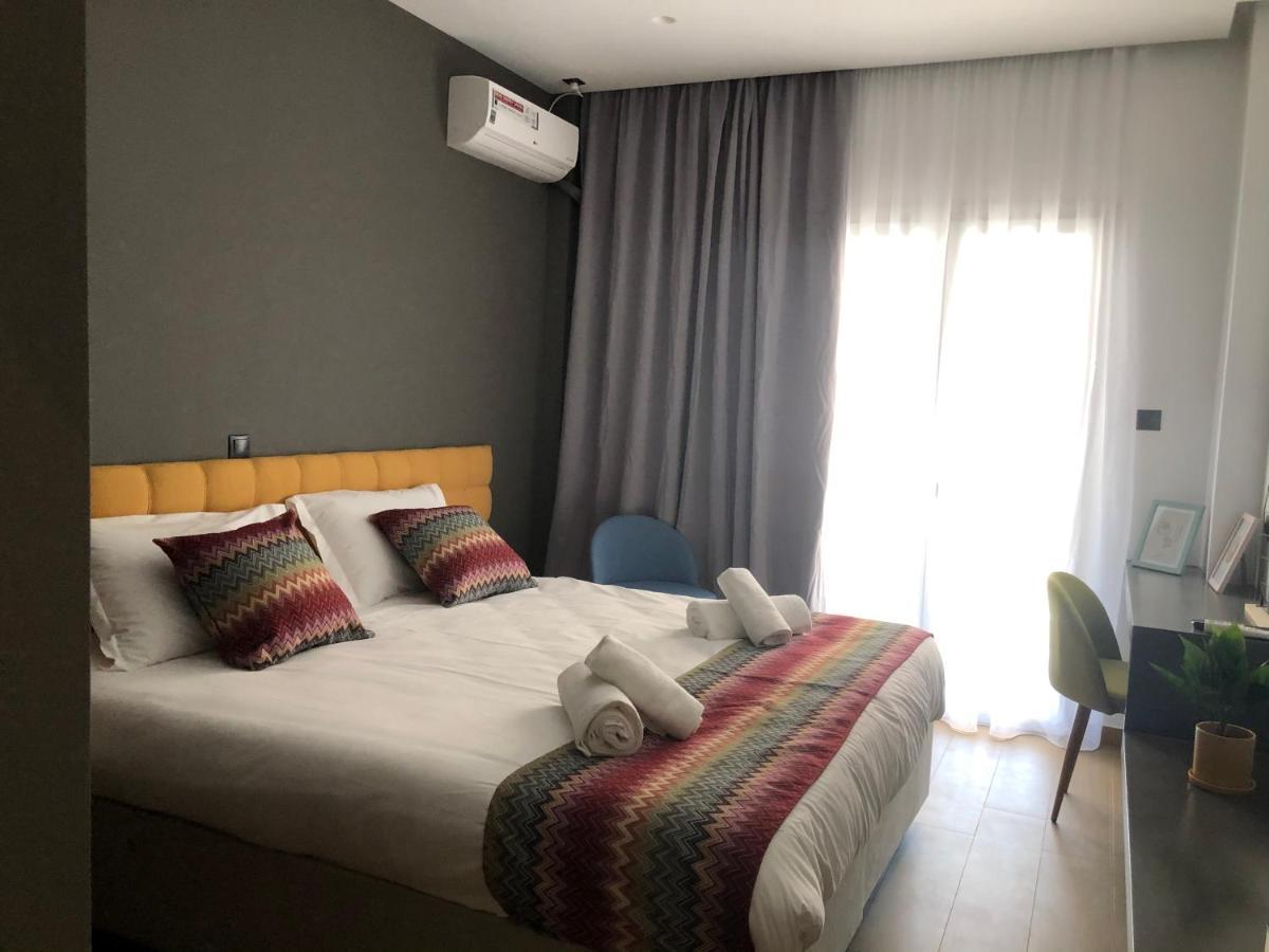 Metropolitan Complex Suite Faliro Piraeus Bagian luar foto