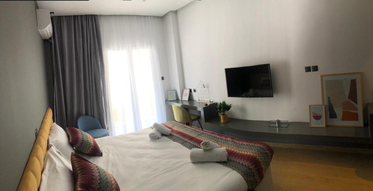 Metropolitan Complex Suite Faliro Piraeus Bagian luar foto